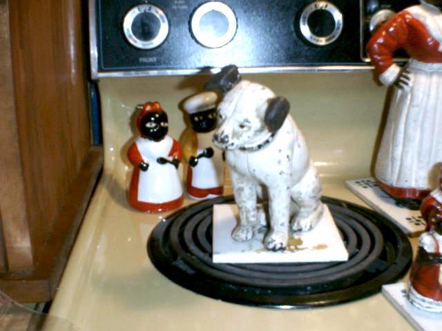 Old Cast Iron RCA Dog